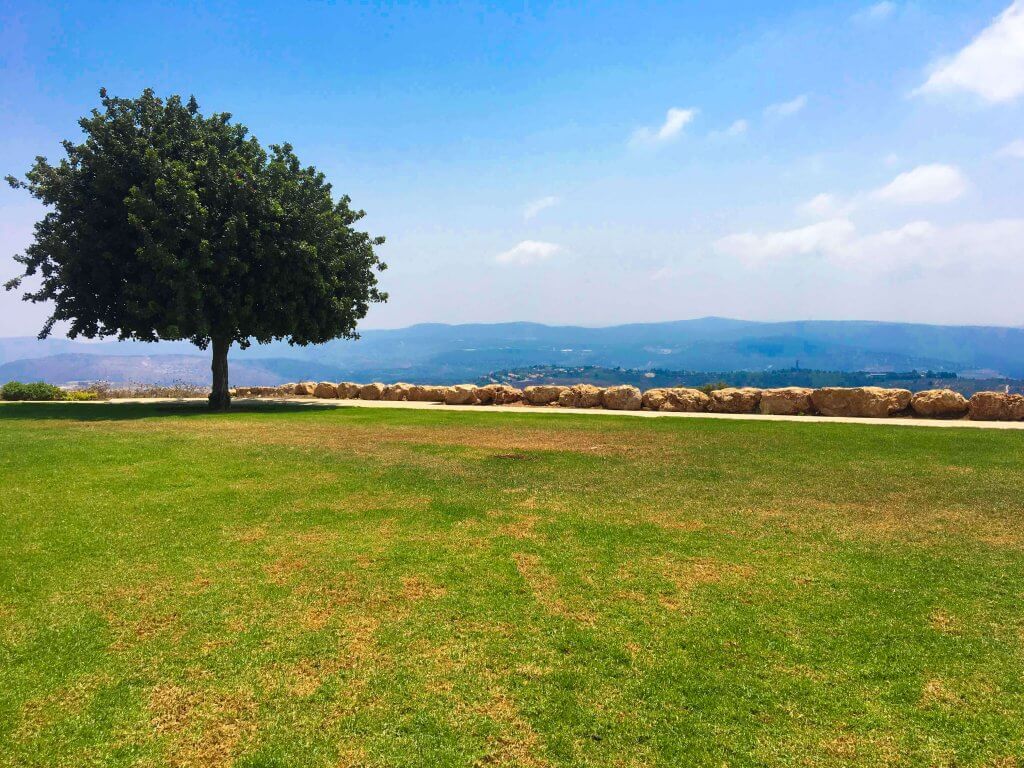 בית-הבריאות-נופים-זריחה-שקיעה-חדרי-אירוח-סדנאות-ריפוי-טבעי-נופים-להרי-הגליל